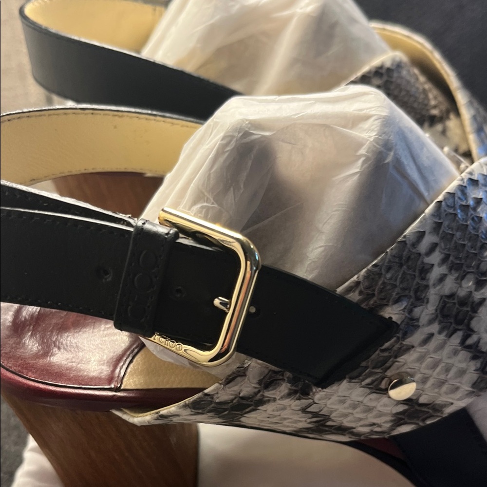 Jimmy Choo Snakeskin Patterned Women's Sandals size 38 like new - Picture 5 of 5
